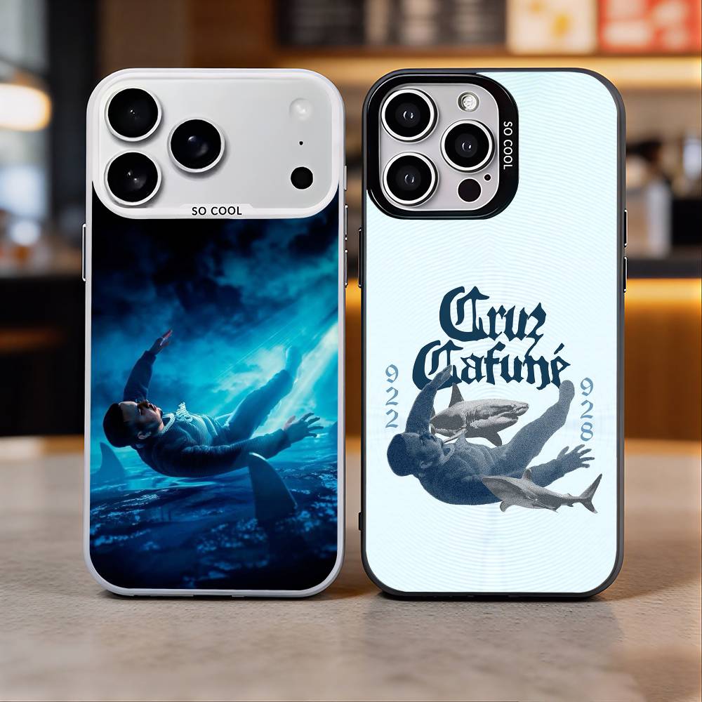 Singer Cruz Cafune telefoonhoe - Phone Accessories Logo recensie en prijs